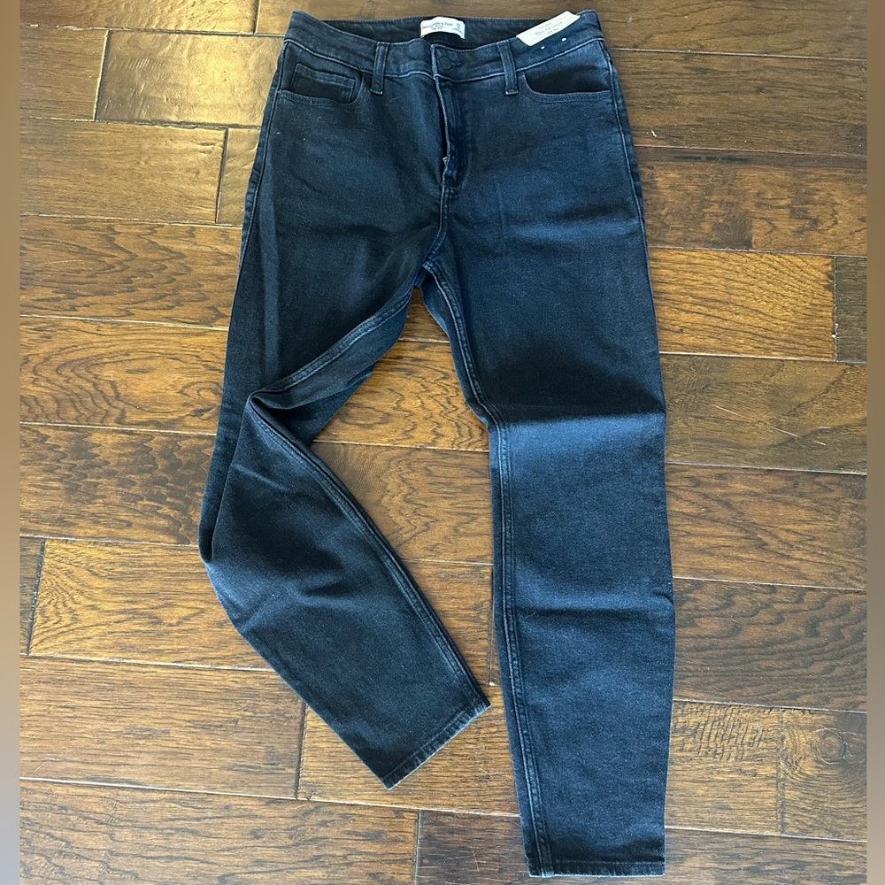 NWT Abercrombie Skinny Jeans